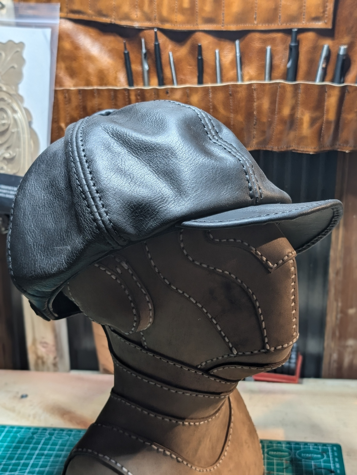 Casquette de cuir souple style "vendeur de journaux"