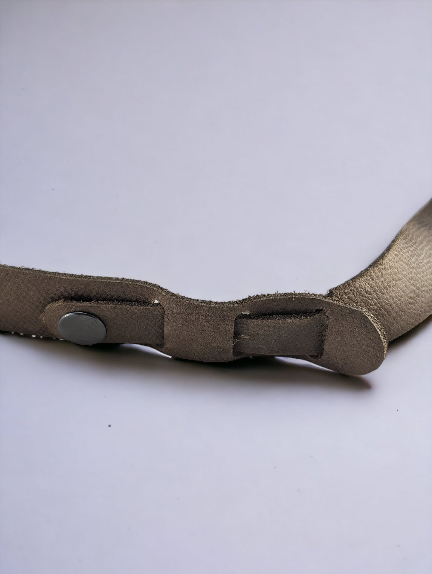 Sac à main lacé, fermeture bouton pression