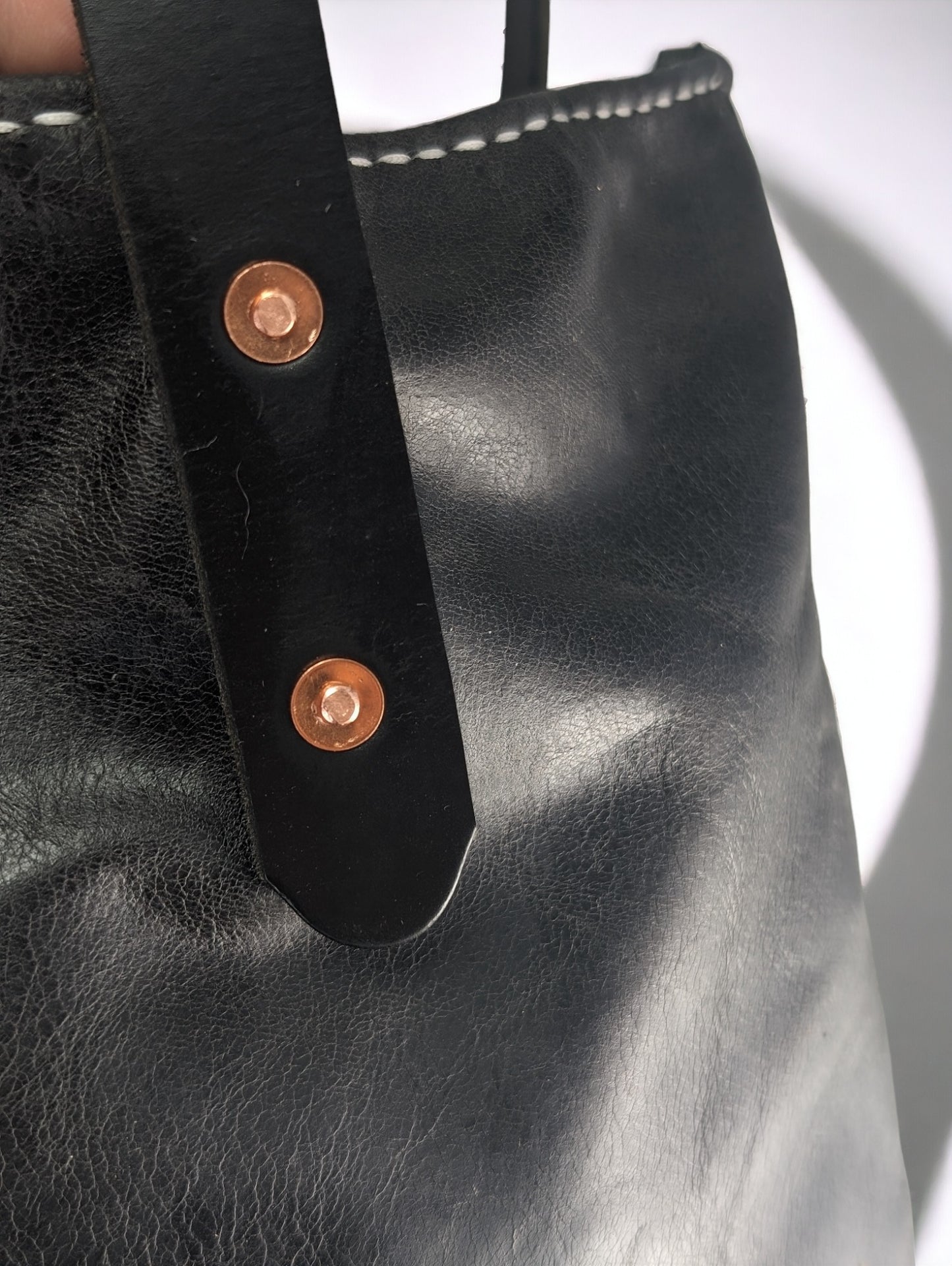 Sac fourre-tout immense en cuir noir avec citation gourmande