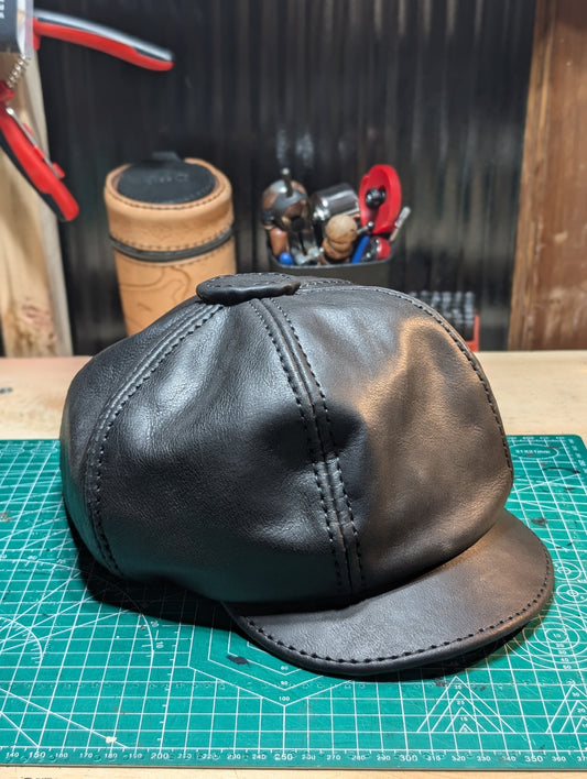 Casquette de cuir souple style "vendeur de journaux"